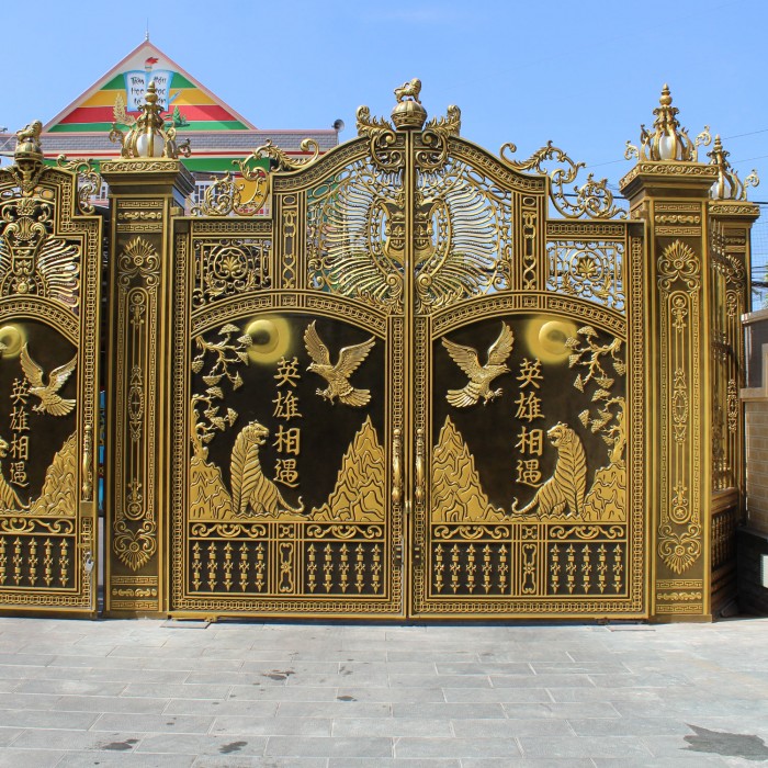 Cổng nhôm đúc mẫu C-180